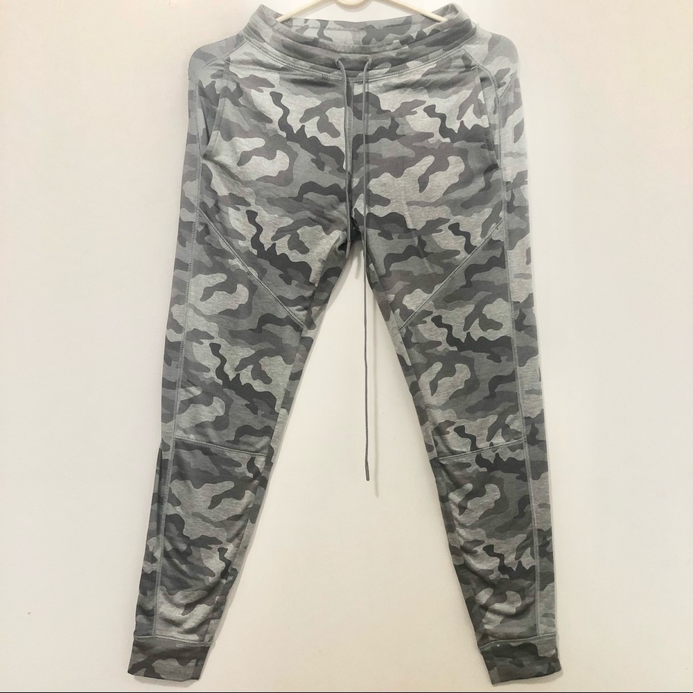American Eagle Camouflage Joggers